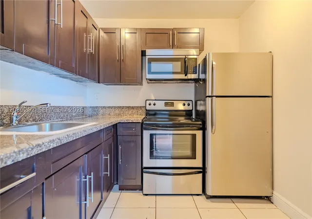5th image of 482 Nw 165Th St Rd #A-201, Miami, FL 33169 | MLS# A12030202
