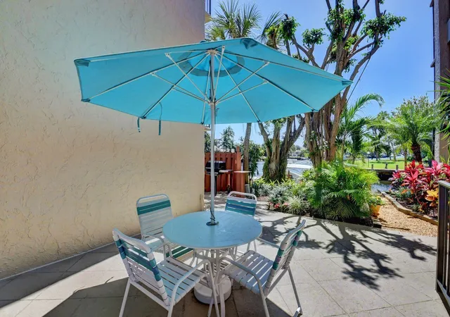 2nd image of 11 Royal Palm Wy, Boca Raton, FL 33432
