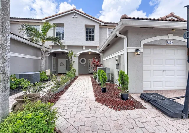 3rd image of 8279 Via Leonessa Dr, Boca Raton, FL 33433 | MLS# B26036917