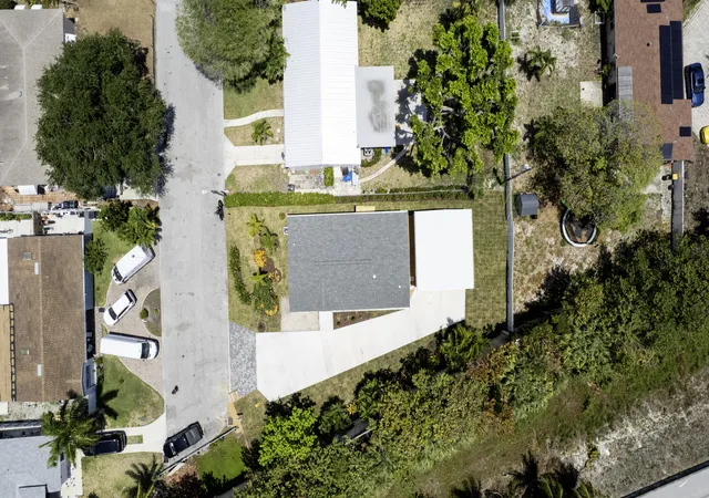4th image of 1757 N 12Th Ct Ct N, Lake Worth Beach, FL 33460 | MLS# B26036995