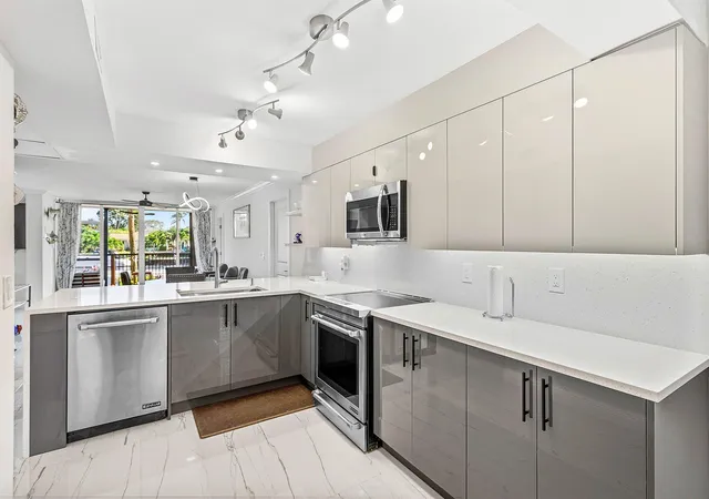 3rd image of 18 Royal Palm Wy Wy, Boca Raton, FL 33432