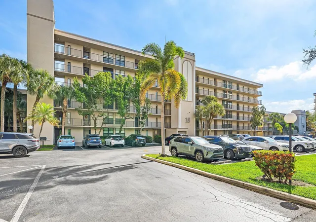 45th image of 18 Royal Palm Way Way #109, Boca Raton, FL 33432 | MLS# B26037008