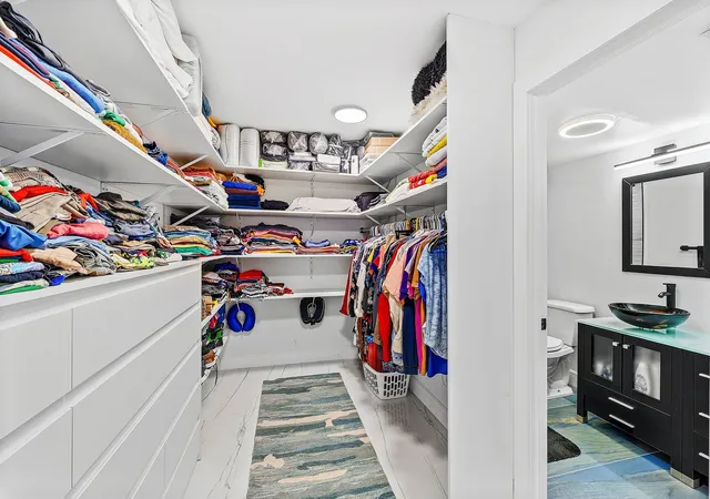 5th image of 18 Royal Palm Wy Wy, Boca Raton, FL 33432
