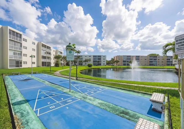 2nd image of 205 Se 11Th Ter, Dania Beach, FL 33004