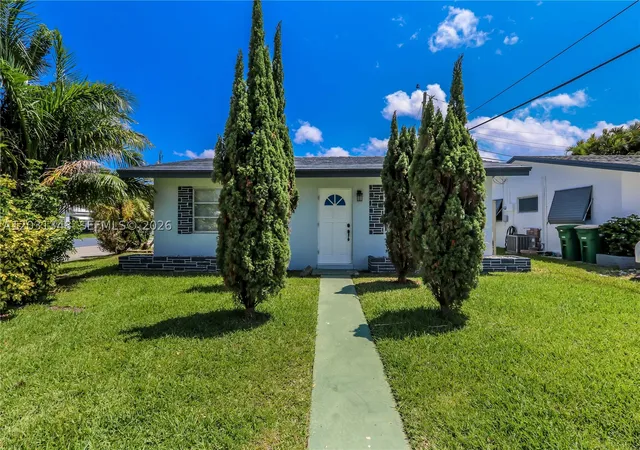 Photo 2 of Single family home for sale at 2700 Nw 52nd Ct, Fort Lauderdale, FL 33309 | MLS# A12031348 | Listing updated on 2026-10-06