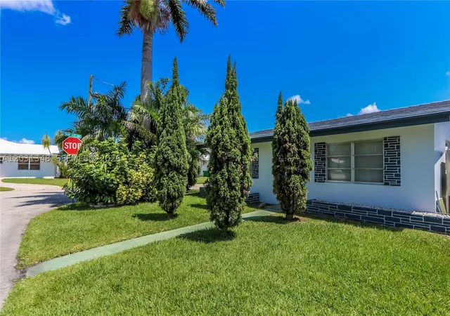 Photo 3 of Single family home for sale at 2700 Nw 52nd Ct, Fort Lauderdale, FL 33309 | MLS# A12031348 | Listing updated on 2026-10-06