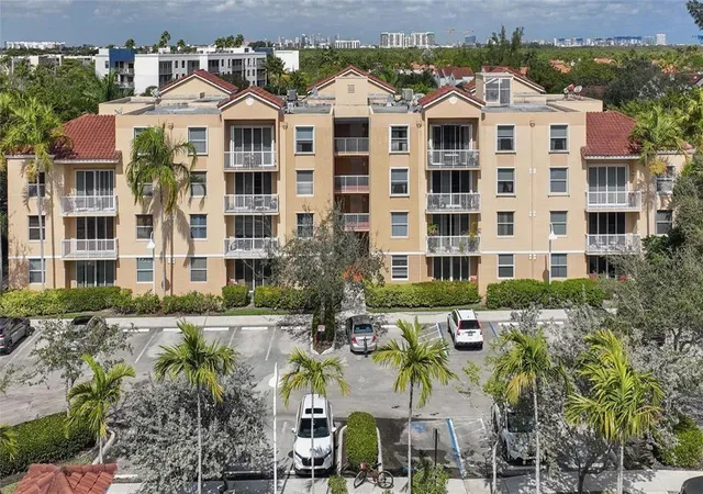 10th image of 529 E Sheridan St #1081, Dania, FL 33004 | MLS# B26037101