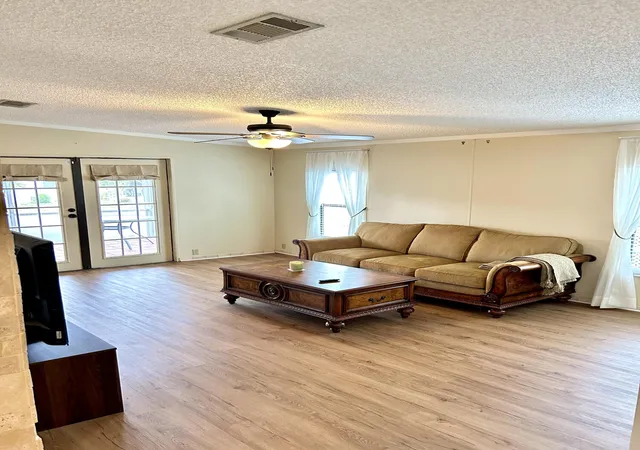 Homes for sale in Lake Worth, FL | 3409 Lake Overlook Pl, Lake Worth, FL 33462 | MLS# B26037159