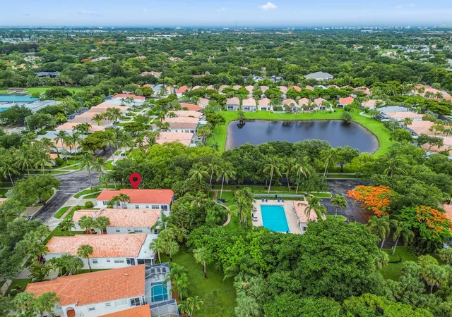 33rd image of 4766 Valencia Dr, Delray Beach, FL 33445 | MLS# B26037157