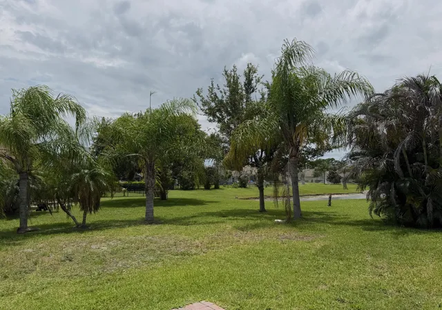 Homes for sale in Vero Beach, FL | 1269 Sw Lexington Manor Sw, Vero Beach, FL 32962 | MLS# B26037235