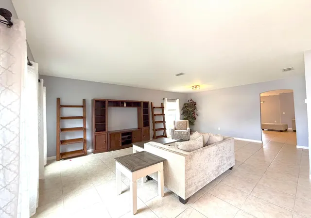 Homes for sale in Vero Beach, FL | 1269 Sw Lexington Manor Sw, Vero Beach, FL 32962 | MLS# B26037235