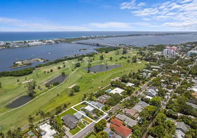 3rd image of 422 N Lakeside Dr, Lake Worth Beach, FL 33460 | MLS# B26037253