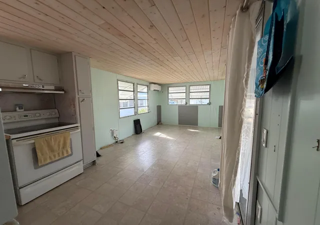 4th image of 209 Eagle Dr E #E, Briny Breezes, FL 33435 | MLS# B26037250