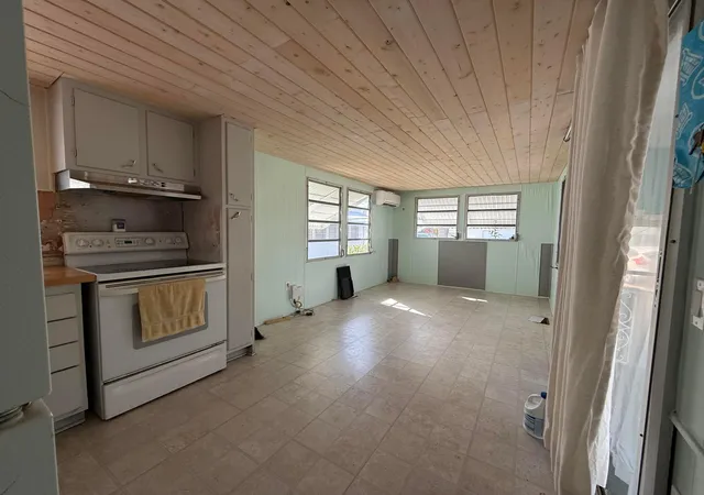 5th image of 209 Eagle Dr E #E, Briny Breezes, FL 33435 | MLS# B26037250