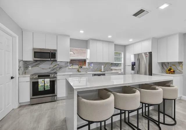 Homes for sale in Pompano Beach, FL | 800 Nw 6th Ave, Pompano Beach, FL 33060 | MLS# B26037272