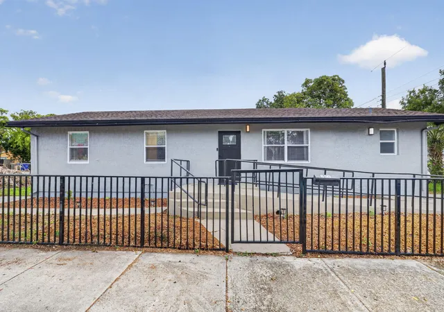 Homes for sale in Pompano Beach, FL | 800 Nw 6Th Ave, Pompano Beach, FL 33060 | MLS# B26037272