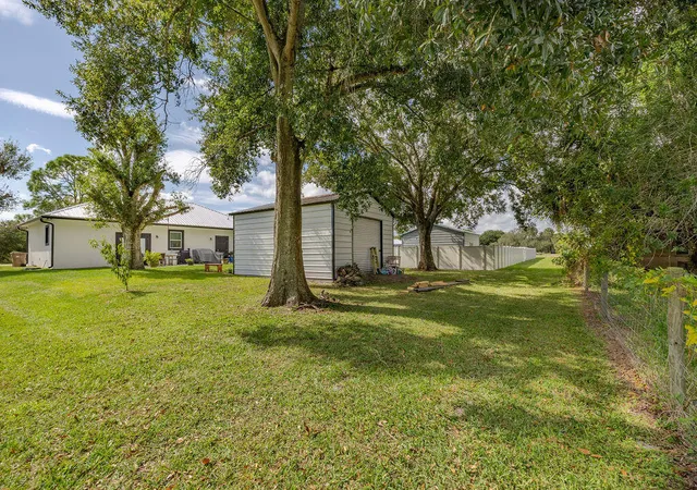 3rd image of 1014 Sw 11Th St, Okeechobee, FL 34974 | MLS# B26037283