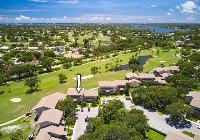 Homes for sale in Tequesta, FL | 18439 Se Wood Hvn Ln, Tequesta, FL 33469
