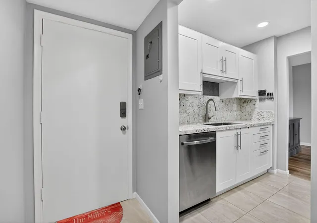 Homes for sale in Boca Raton, FL | 250 Ne 20th Street, Boca Raton, FL 33431 | Houzeo