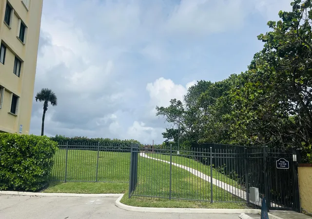 2nd image of 100 Ocean Trl Wy, Jupiter, FL 33477