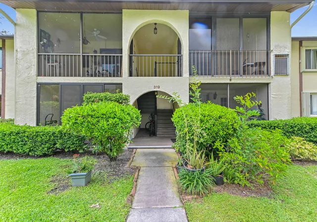 2nd image of FL | 319 Knotty Pine Cir #C-1,FL 33463 | MLS# B26037385