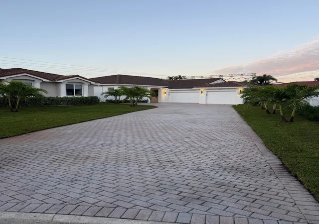 3rd image of 3244 Sw 53Rd Ct, Fort Lauderdale, FL 33312 | MLS# B26037386
