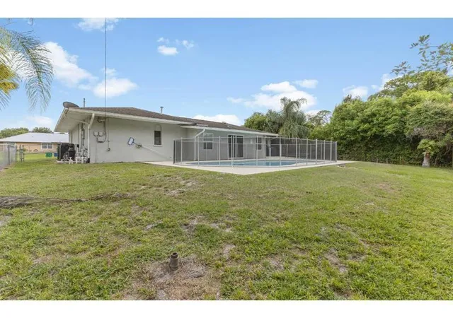 Homes for sale in Sebastian, FL | 758 Beard Ave, Sebastian, FL 32958 | MLS# B26037423