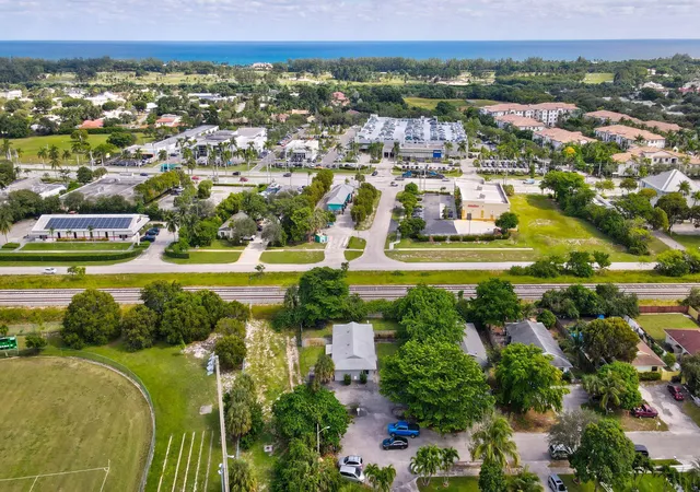 38th image of 2227 Ne 3rd Ave #1 & 2, Delray Beach, FL 33444 | MLS# B26037499