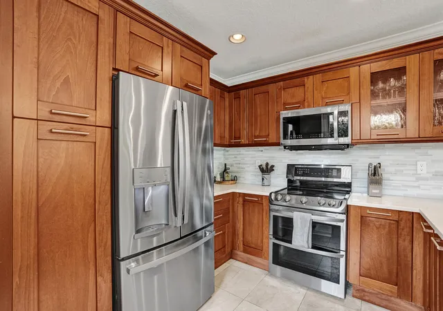 Homes for sale in Fort Lauderdale, FL | 2610 Ne 11Th Ct, Fort Lauderdale, FL 33304 | MLS# B26037549