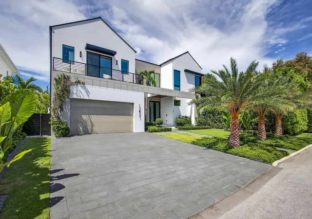 2nd image of 123 Murray Rd, West Palm Beach, FL 33405 | MLS# B26037621