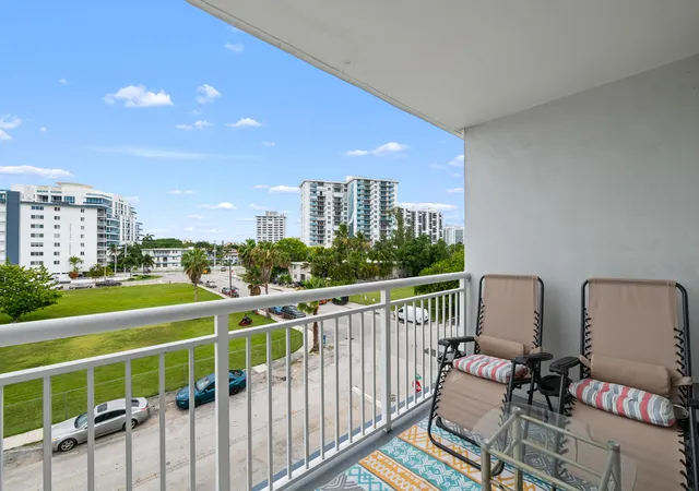 Homes for sale in Fort Lauderdale, FL | 720 Orton Ave #402, Fort Lauderdale, FL 33304 | MLS# B26037631