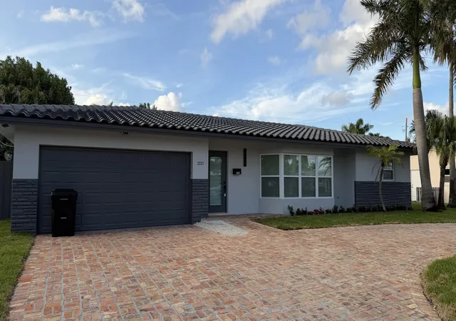 1st image of 2521 Ne 45th St, Lighthouse Point, FL 33064 | MLS# B26037657
