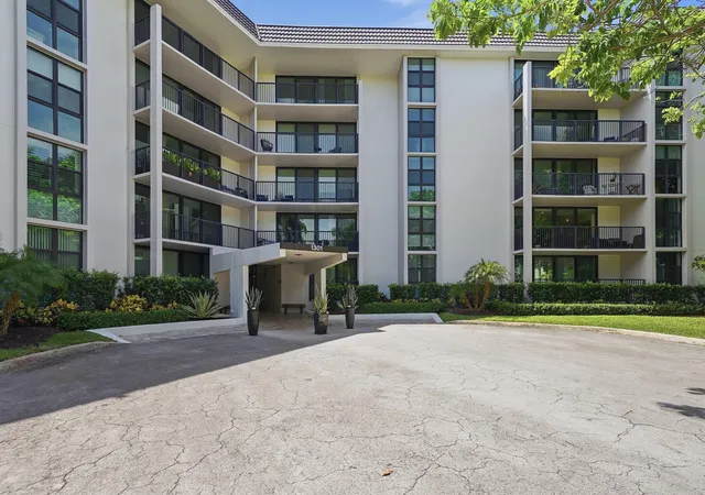 3rd image of 1301 River Reach Dr #514, Fort Lauderdale, FL 33315 | MLS# B26037682