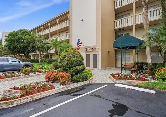2nd image of 2302 Lucaya Ln, Coconut Creek, FL 33066