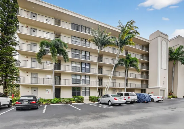 1st image of 4 Royal Palm Wy, Boca Raton, FL 33432