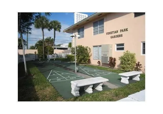 2nd image of 2115 Ne 42Nd Ct, Pompano Beach, FL 33064