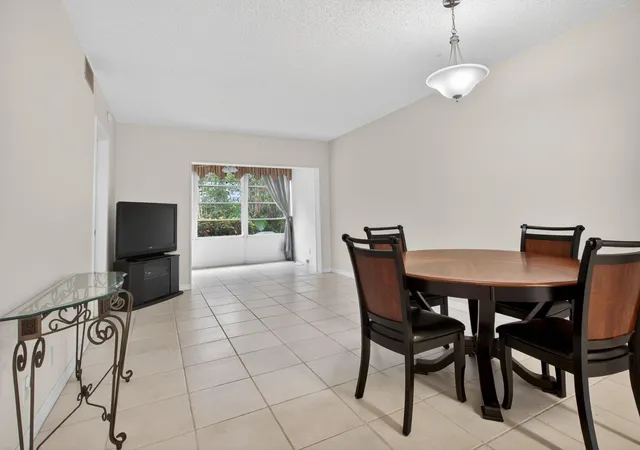 Homes for sale in Lighthouse Point, FL | 2115 Ne 42Nd Ct, Lighthouse Point, FL 33064
