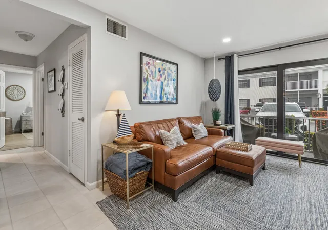 4th image of 160 Cypress Club Dr #Unit 612, Pompano Beach, FL 33060 | MLS# B26037824