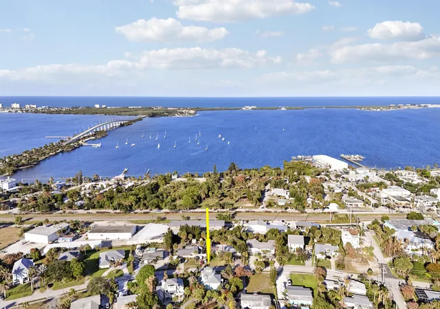 Homes for sale in Jensen Beach, FL | 3392 Ne Skyline Dr, Jensen Beach, FL 34957 | MLS# B26037864