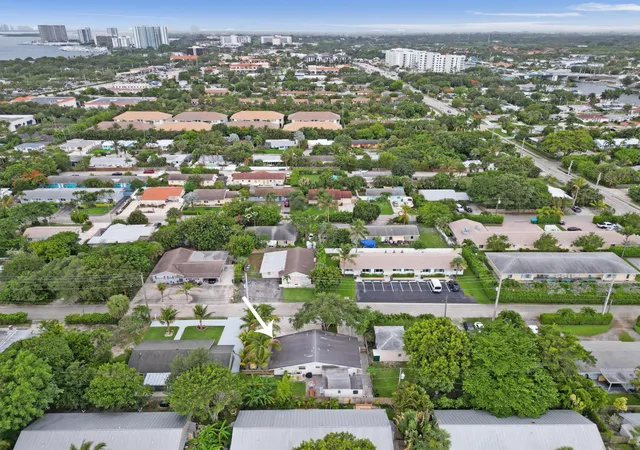 Homes for sale in North Palm Beach, FL | 1947 Holman Dr, North Palm Beach, FL 33408 | MLS# B26037928