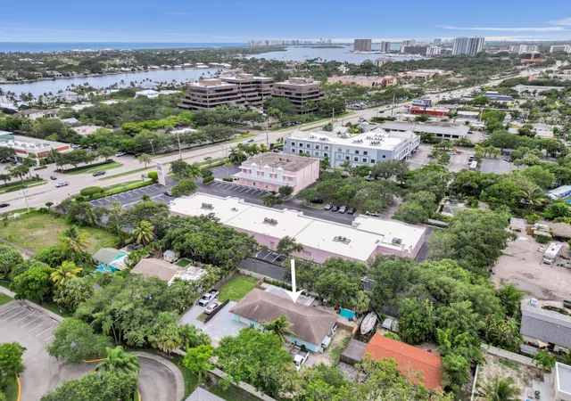 Homes for sale in North Palm Beach, FL | 1718 Ridge Rd, North Palm Beach, FL 33408 | MLS# B26037932