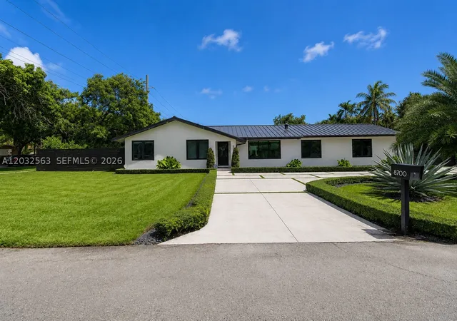 2nd image of 8700 N 175th St, Palmetto Bay, FL 33157 | MLS# A12032563