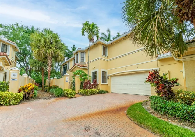 Homes for sale in Weston, FL | 1695 Passion Vine Cir #22-1, Weston, FL 33326 | MLS# A12027030
