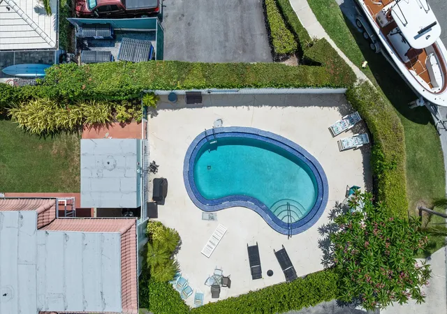 Homes for sale in North Palm Beach, FL | 117 Lehane Ter #210, North Palm Beach, FL 33408 | MLS# B26037966