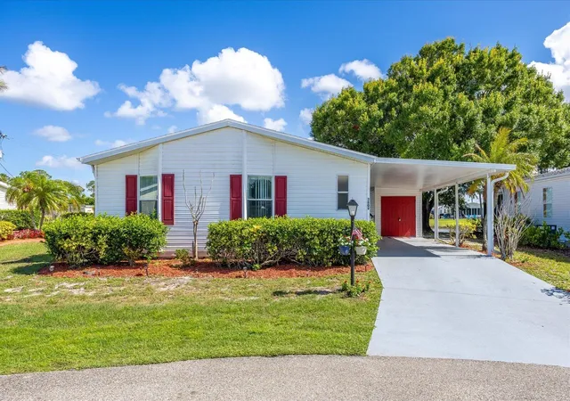 2nd image of 3809 Meadowlark Cir, Port St Lucie, FL 34952 | MLS# B26037948