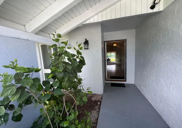 4th image of 744 Lago Rd #1f, Delray Beach, FL 33445 | MLS# B26037994