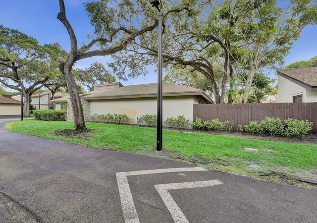Homes for sale in Hollywood, FL | 4108 N 49Th Ave #4108, Hollywood, FL 33021 | MLS# B26038018
