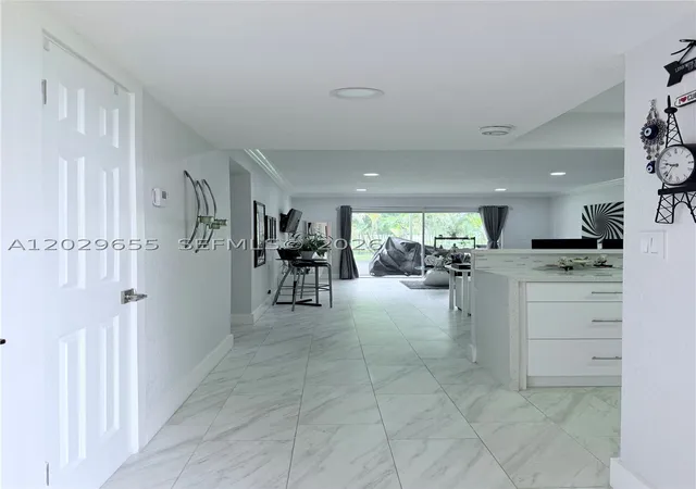 2nd image of 1100 Hillcrest Court #111, Hollywood, FL 33021 | MLS# A12029655
