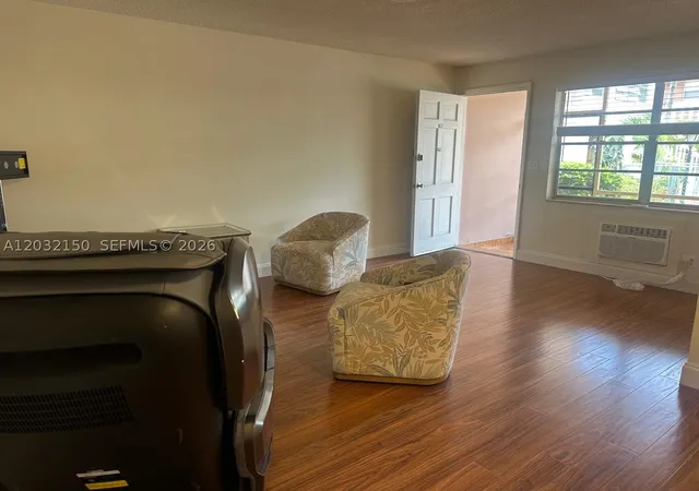 4th image of 160 Ne 8Th Ave #25A, Hallandale Beach, FL 33009 | MLS# A12032150