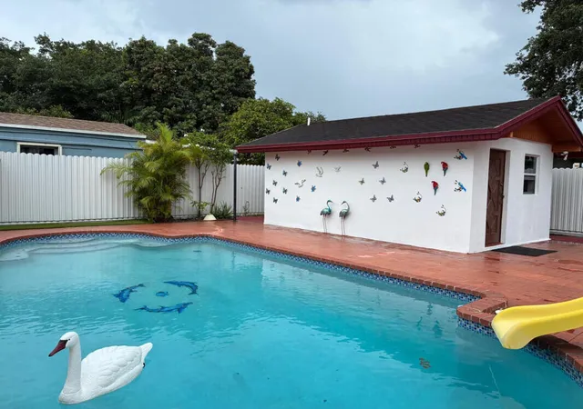 49th image of 2828 Sw 2nd St, Miami, FL 33135 | MLS# B26038164